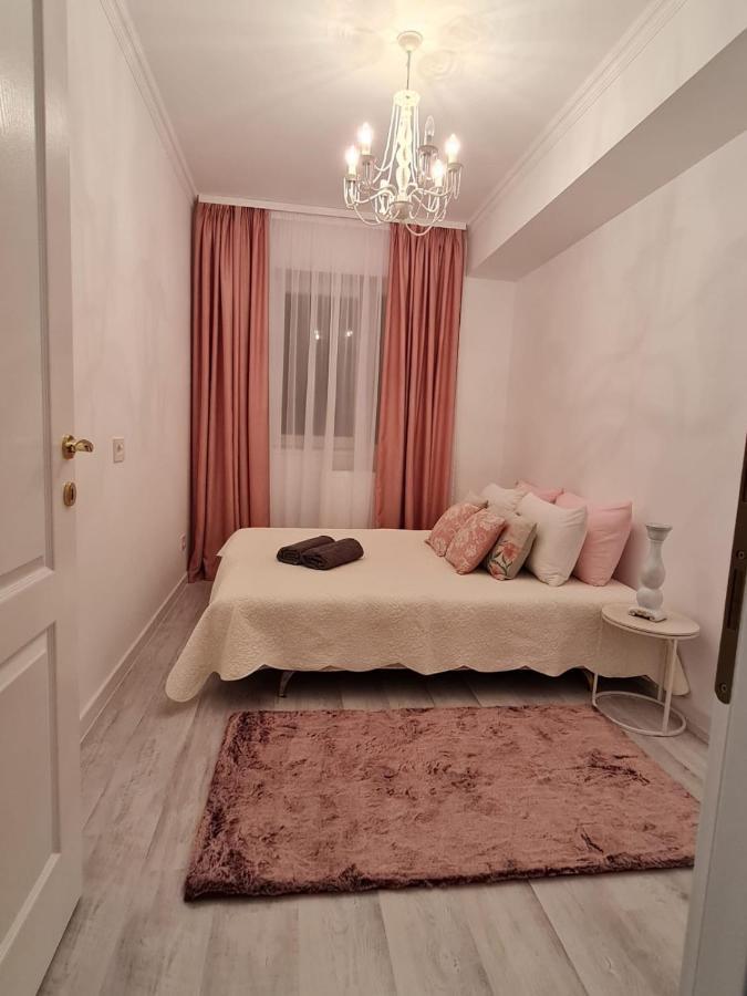 Apartament Larysse Oradea Exterior photo